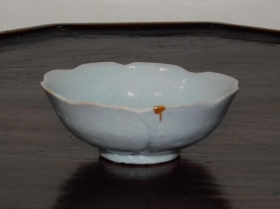 ①李朝初期白磁花形盃3