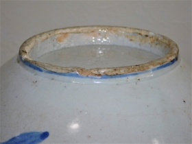 ③李朝染付仏手柑紋壺５