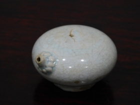 ⑥李朝白磁丸形水滴李朝初期１