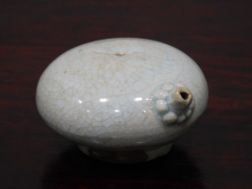 ⑥李朝白磁丸形水滴李朝初期３