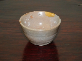 ⑥赤上がりの李朝盃１