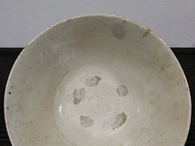 ③無地刷毛目鉢 2