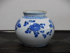 ③李朝後期分院染付丸壺 4