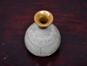 ⑦李朝三島白黒象嵌柳紋徳利３