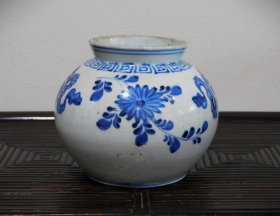 ③李朝後期分院染付丸壺 2