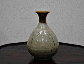 ⑦李朝三島白黒象嵌柳紋徳利２