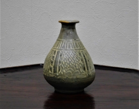 ⑥李朝三島白黒象嵌徳利１