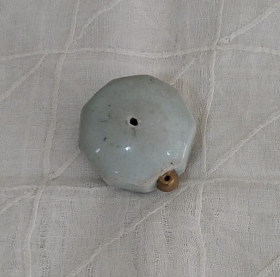 ③李朝白磁面取水滴３