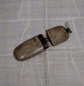 ⑤李朝鮫皮眼鏡入れ白３