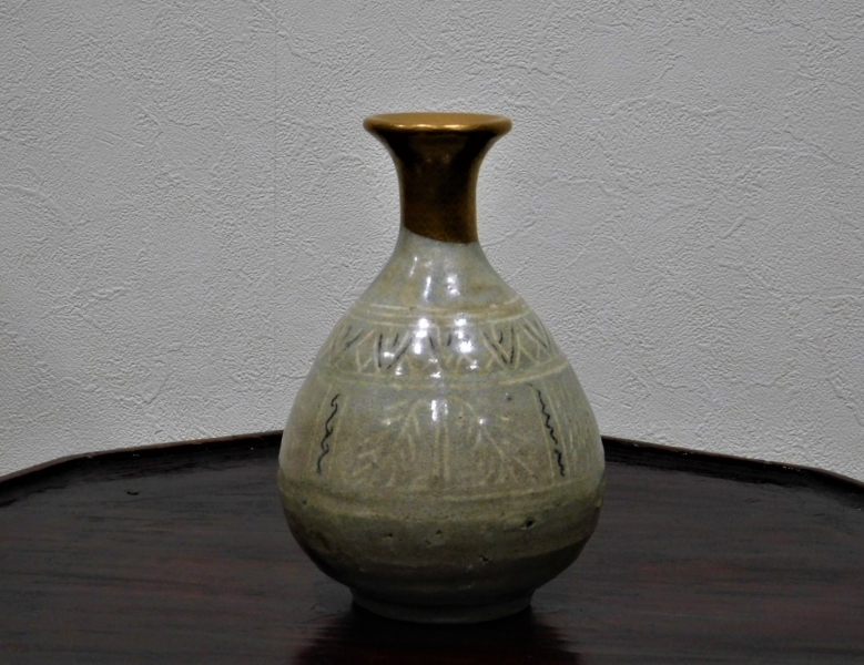 ⑦李朝三島白黒象嵌柳紋徳利２