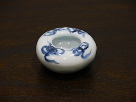 ③李朝染付丸形小壺 1